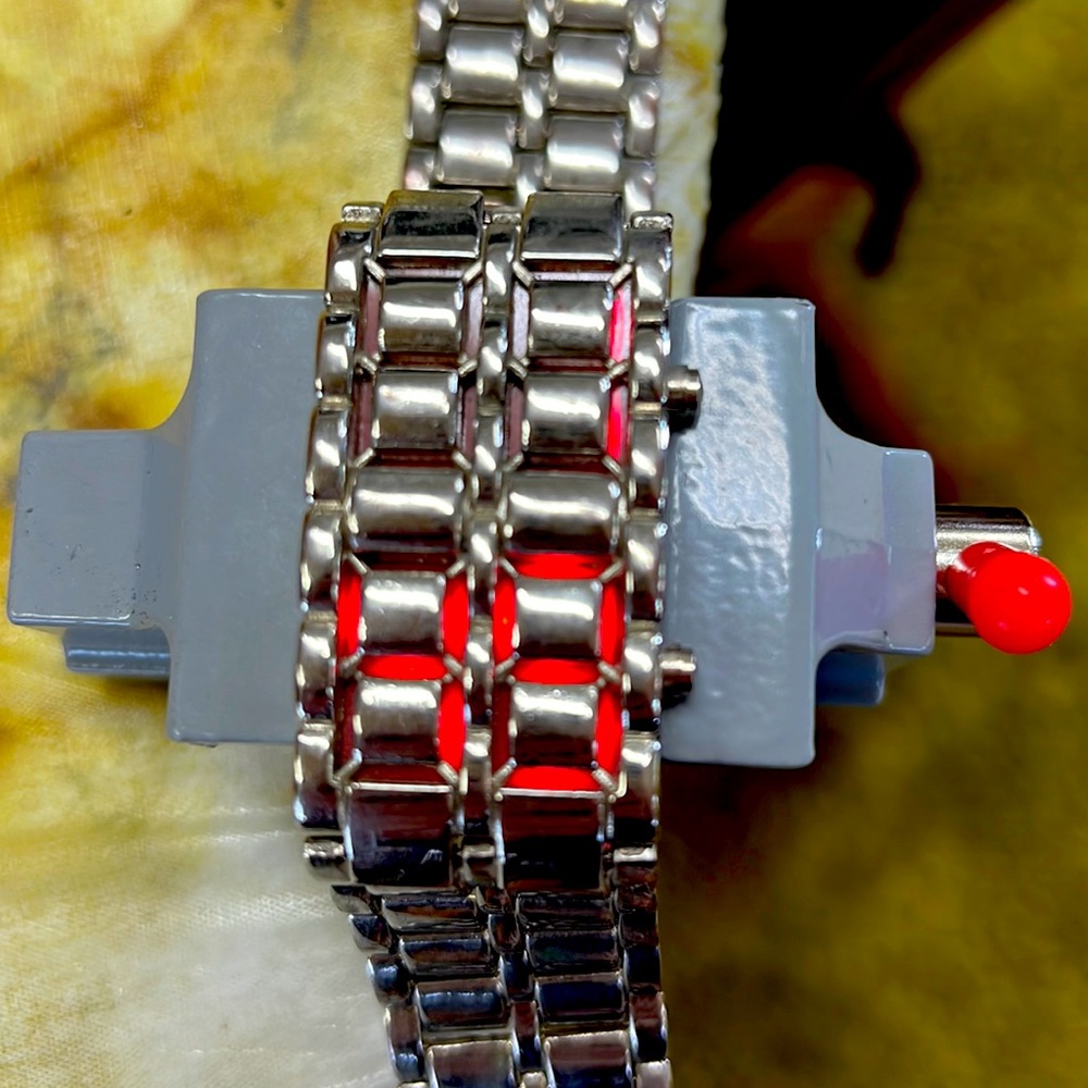 Vintage Face-Free LCD Watch - Picture 4 of 8